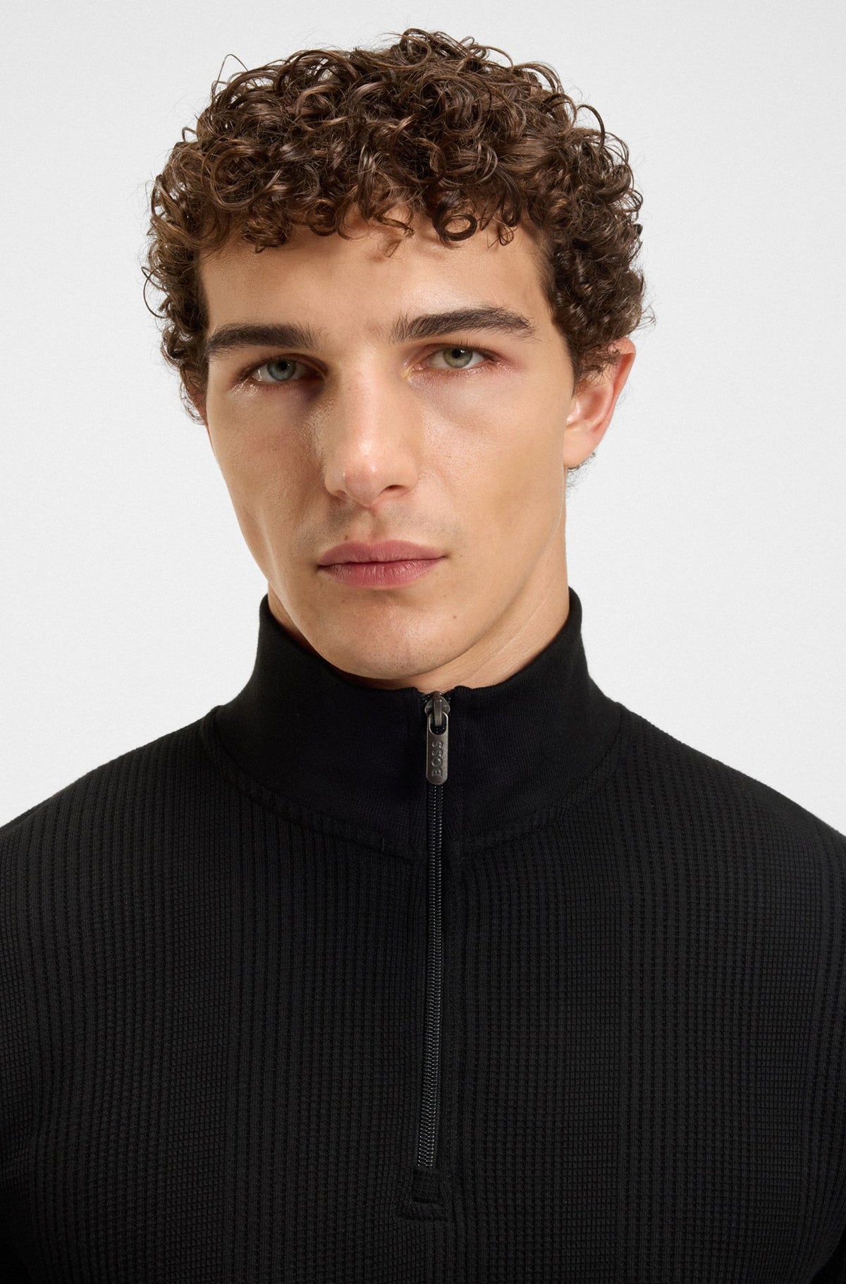 Chandail haut col pour homme par HUGO BOSS | 50545597 Noir | Boutique Vvög, vêtements mode pour homme et femme