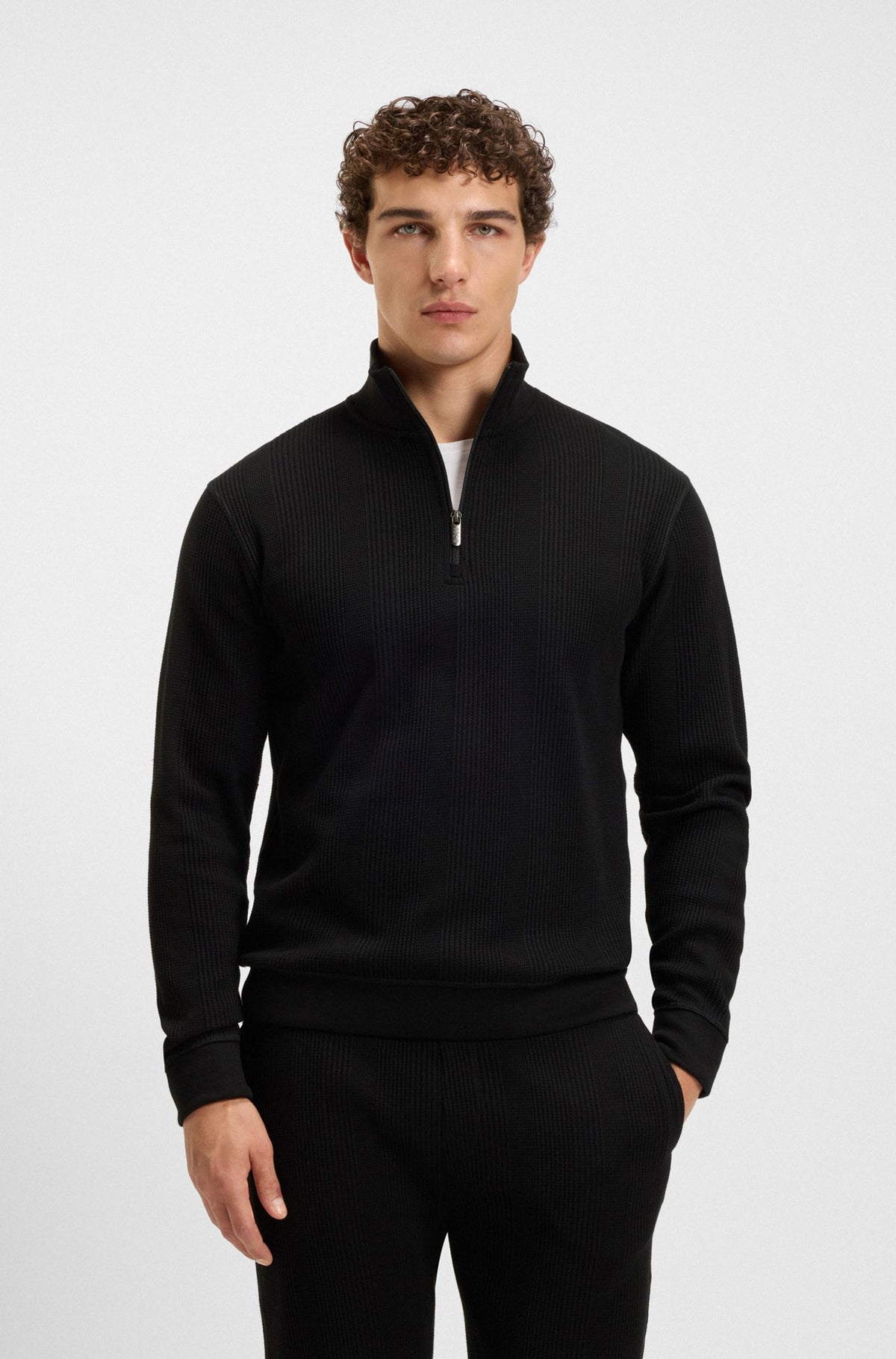 Chandail haut col pour homme par HUGO BOSS | 50545597 Noir | Boutique Vvög, vêtements mode pour homme et femme