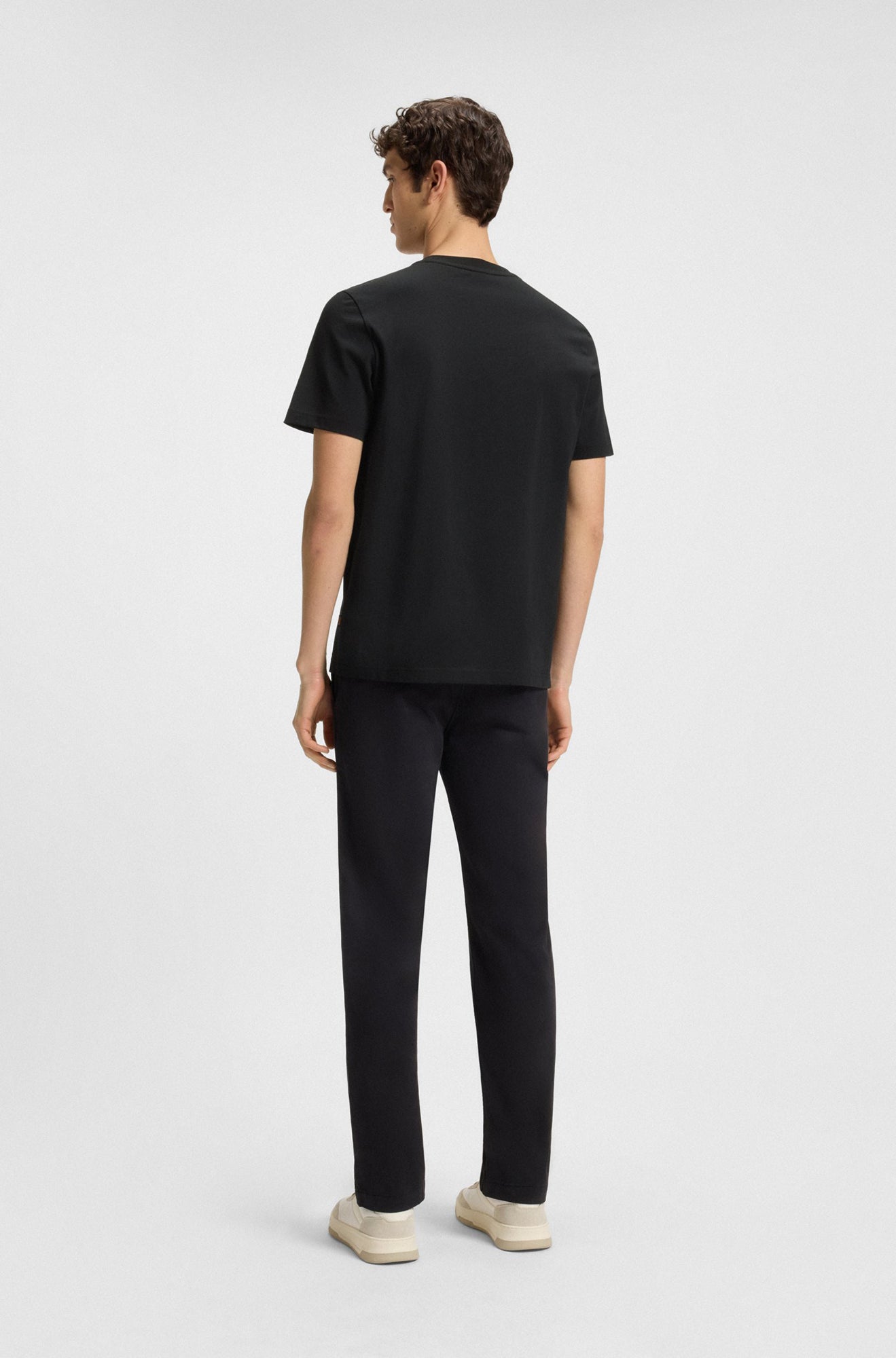 T-Shirt pour homme par HUGO BOSS | 50546362 Noir | Boutique Vvög, vêtements mode pour homme et femme