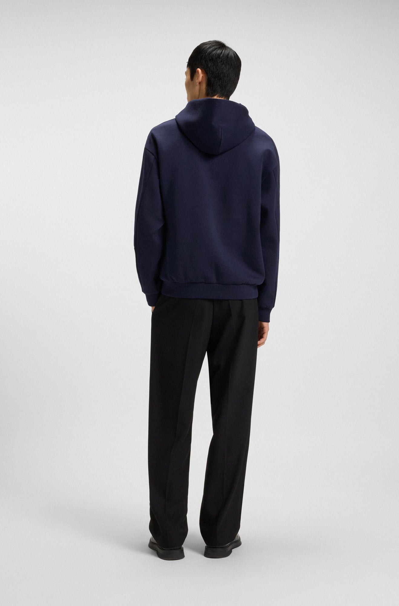 Coton ouaté pour homme par HUGO BOSS | 50546400 Marine | Boutique Vvög, vêtements mode pour homme et femme
