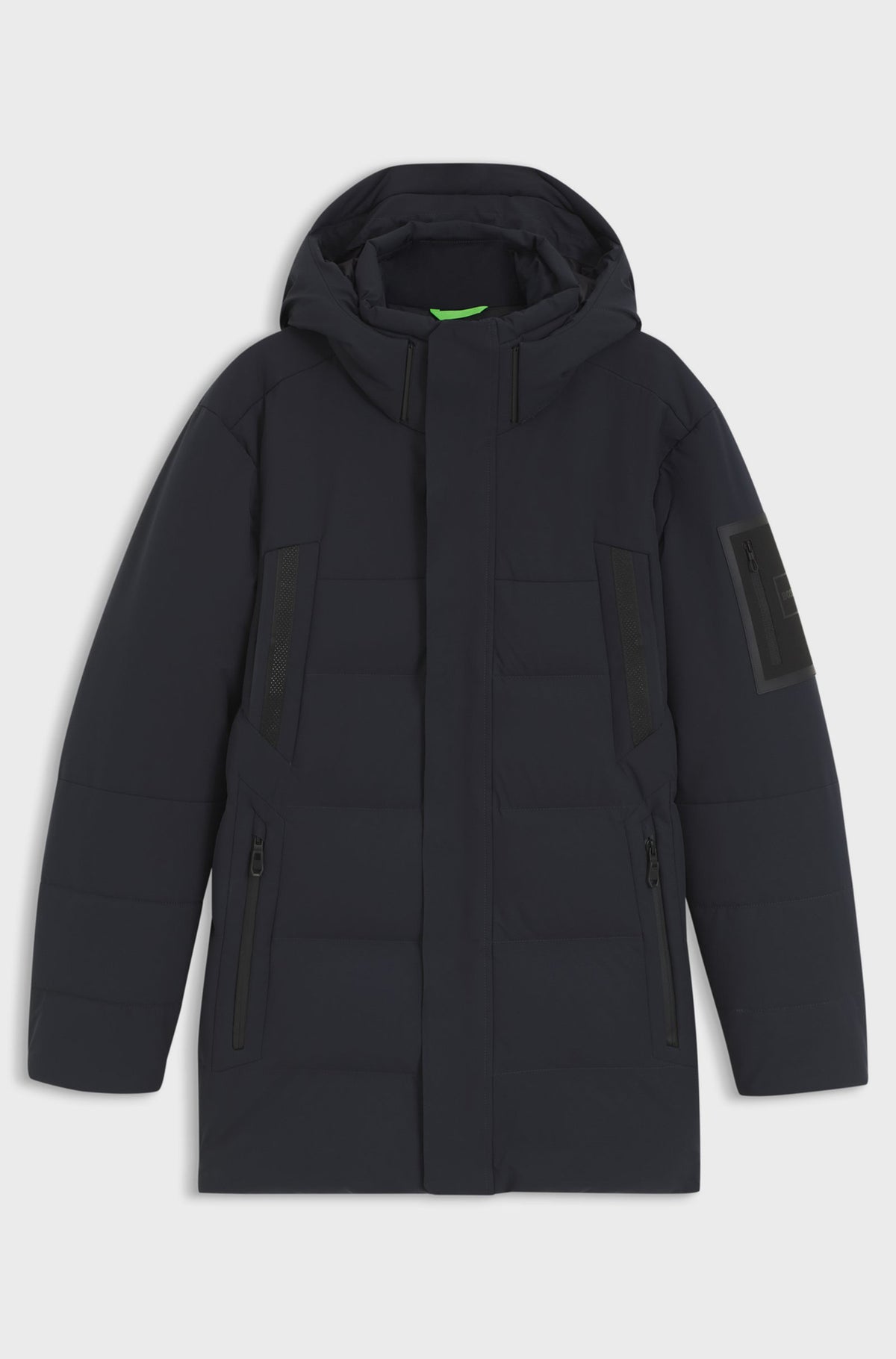 Vue de face du manteau d'hiver bleu marine à capuchon avec poches zippées verticales pour homme par HUGO BOSS