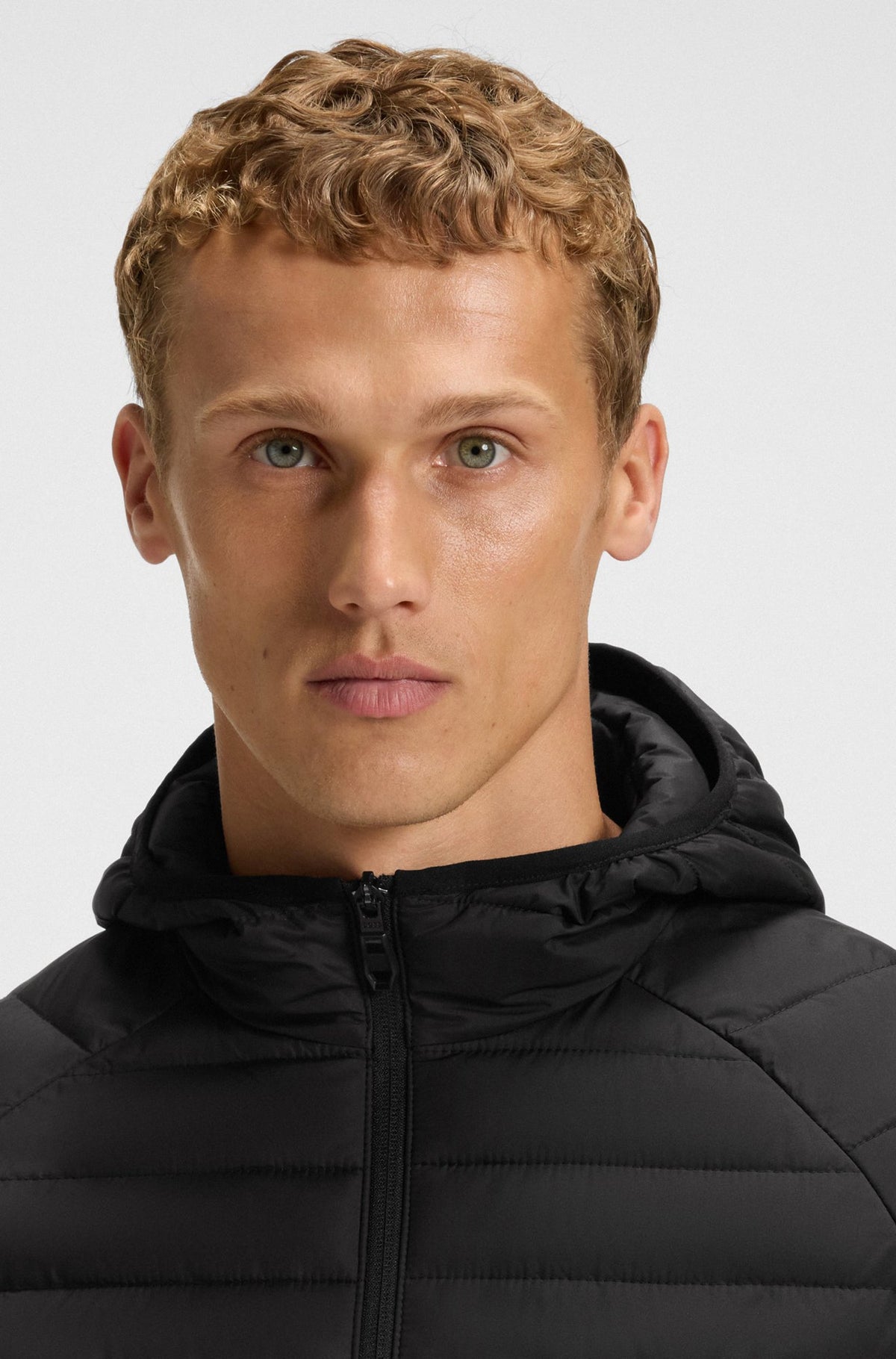 Coupe-vent mi-saison pour homme par HUGO BOSS | 50549181 Noir | Boutique Vvög, vêtements mode pour homme et femme