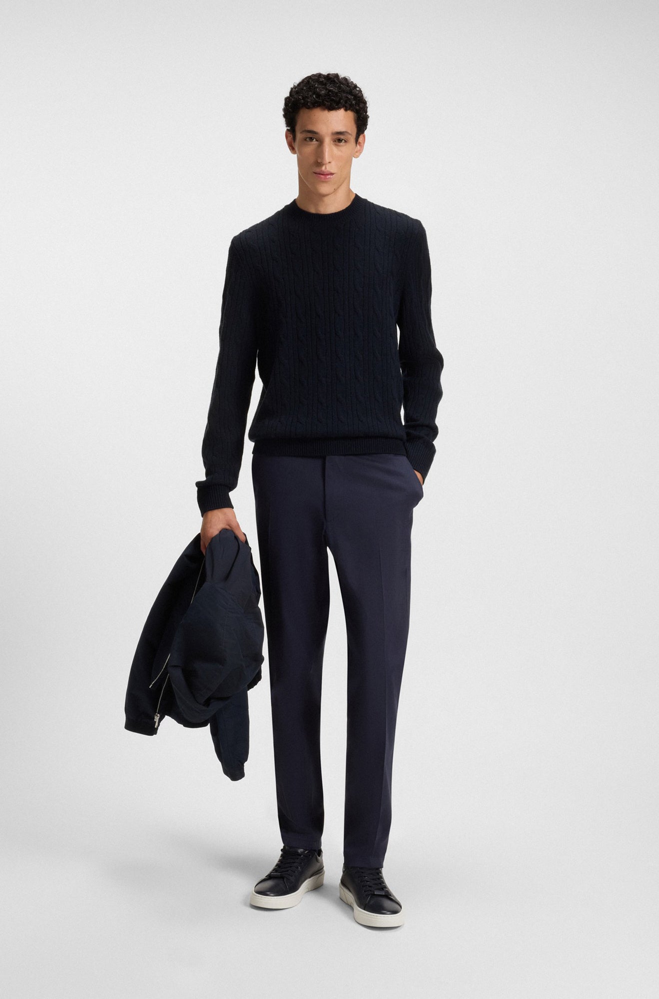 Tricot toutes saisons pour homme par HUGO BOSS | 50549975 Bleu Foncé | Boutique Vvög, vêtements mode pour homme et femme