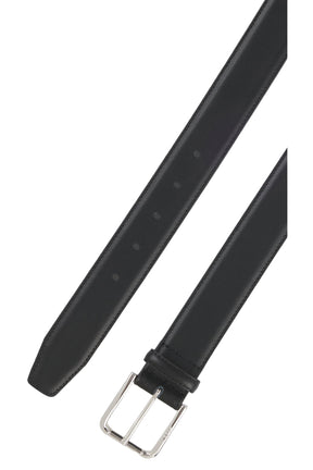 Ceinture noire avec trous, bords cousus, bout arrondi et boucle pour homme par HUGO BOSS, en gros plan
