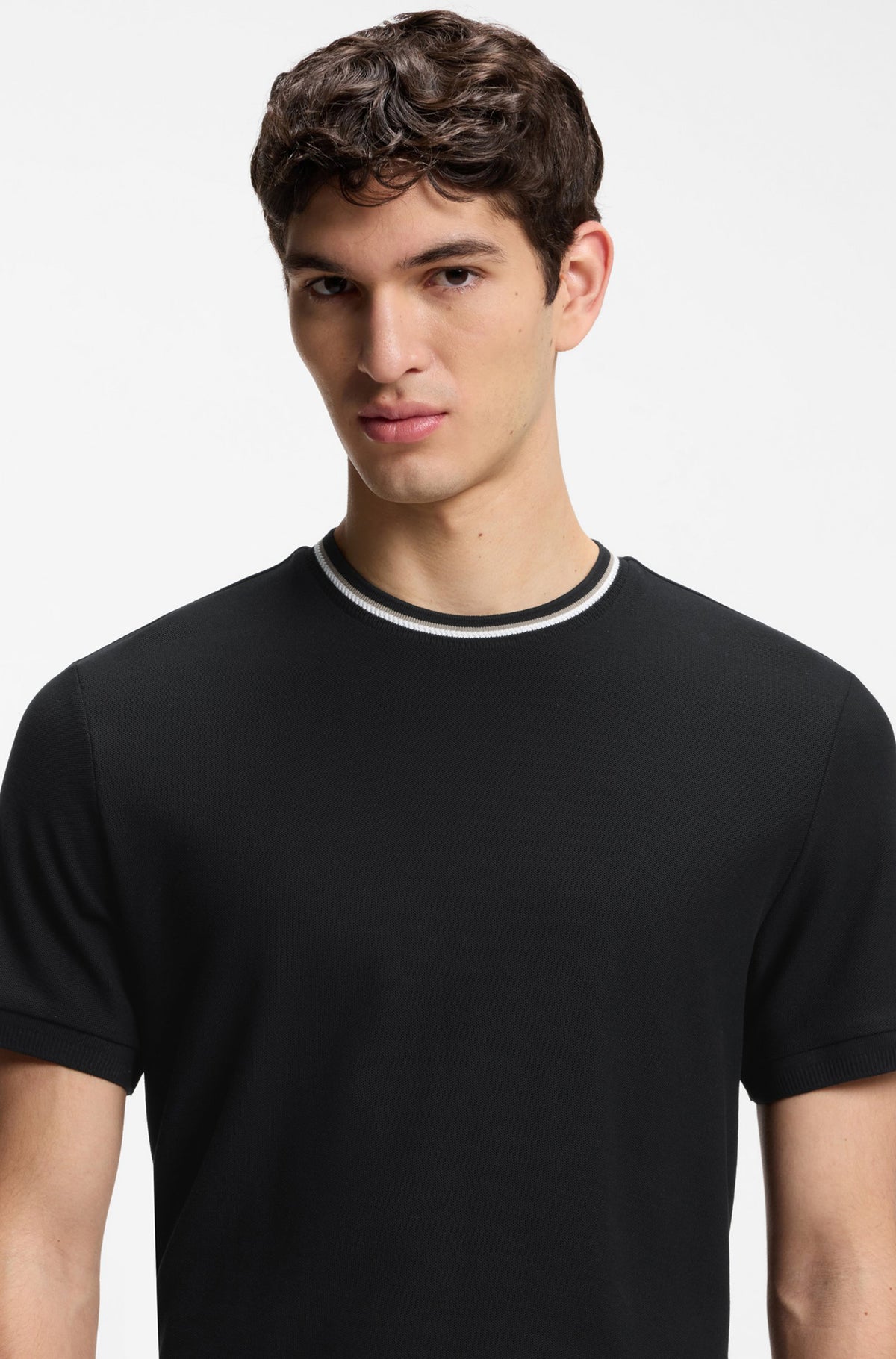 T-Shirt pour homme par HUGO BOSS | 50559847 Noir | Boutique Vvög, vêtements mode pour homme et femme