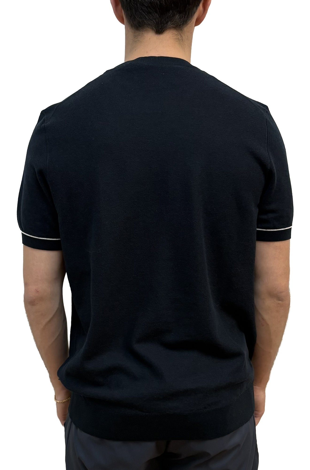 T-shirt noir en tricot à manches courtes, ourlet côtelé et passepoil blanc pour homme par HUGO BOSS, vue de dos