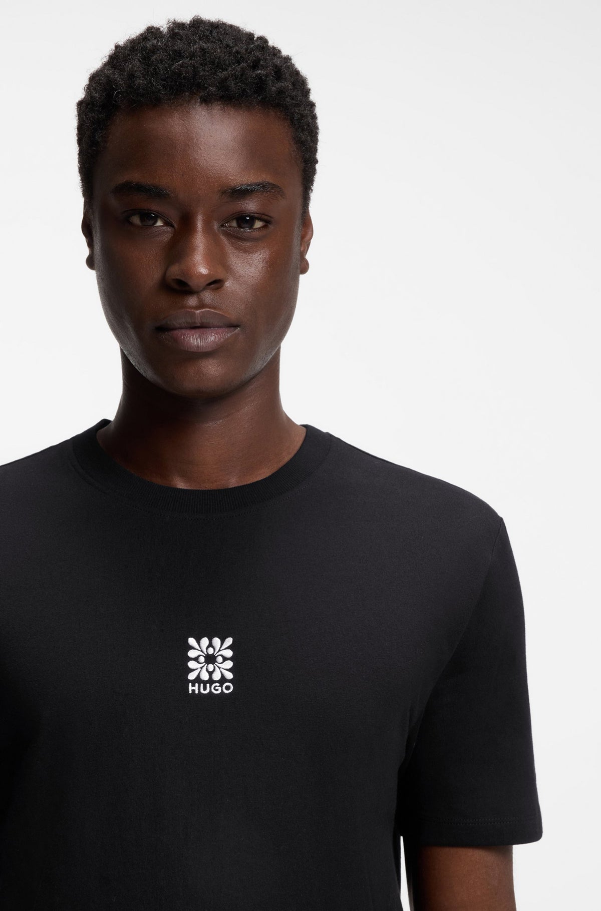 T-Shirt pour homme par HUGO BOSS | 50561126 Noir | Boutique Vvög, vêtements mode pour homme et femme