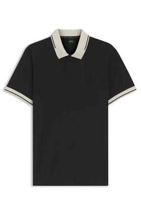 Polo noir à manches courtes avec col ivoire, poignets rayés et logo ton sur ton pour homme par HUGO BOSS, vue produit