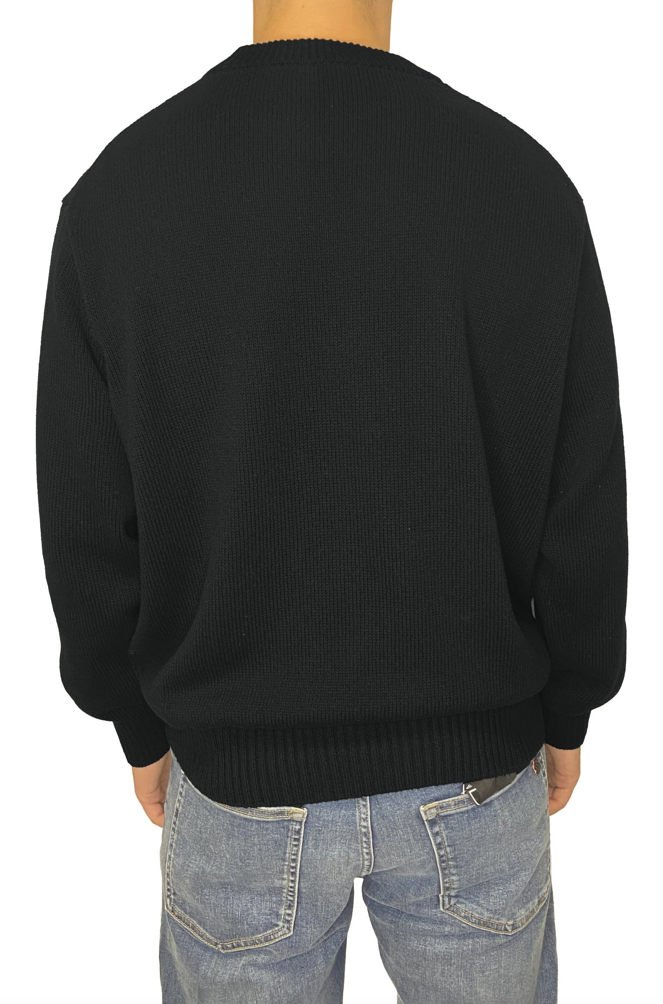 Vue arrière d’un chandail en tricot à manches longues noir à col rond avec col et poignets pour homme par HUGO BOSS