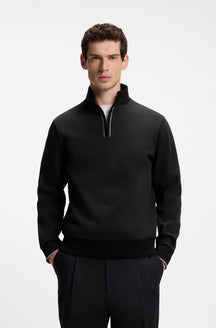 Chandail à demi-fermeture éclair sport noir sur mannequin, col montant, vue de face pour homme par HUGO BOSS