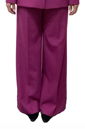 Vue avant basse de la pantalon jambe large large magenta avec plis marqués pour femme par HUGO BOSS