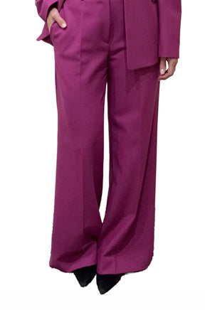 Pantalon jambe large large magenta avec poche latérale, plis marqués et longs ourlets pour femme par HUGO BOSS, vue avant
