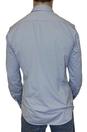 Vue arrière du chemise à manches longues bleue pâle à microcarreaux, empiècement aux épaules pour homme par HUGO BOSS