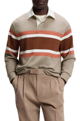 Polo beige à manches longues avec col blanc et rayures pour homme par HUGO BOSS, vue de face sur mannequin
