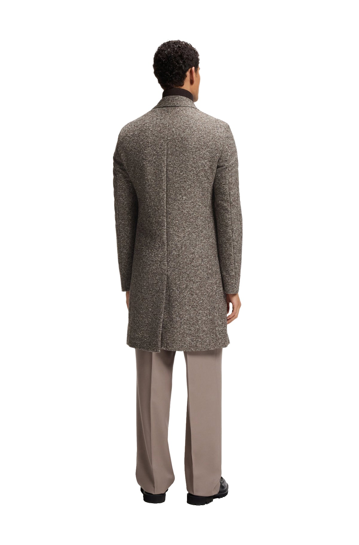 Vue de dos du manteau d’hiver texturé gris-brun avec couture centrale et ourlet au genou pour homme par HUGO BOSS