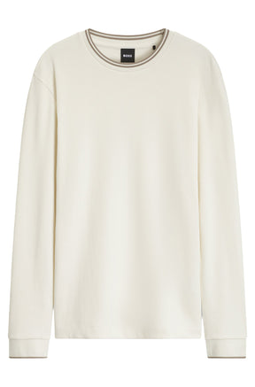T-Shirt à manches longues gaufré ivoire avec col et poignets rayés taupe, vue avant isolée pour homme par HUGO BOSS