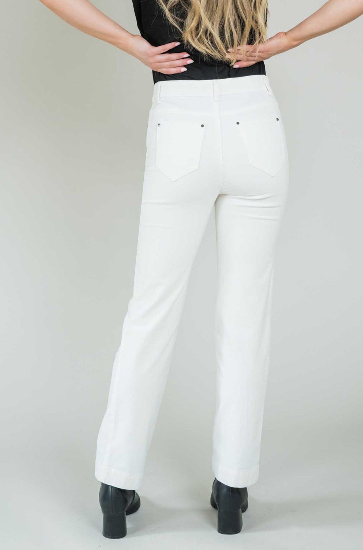 Pantalon pour femme par Lisette L | 925 1108 Blanc Hiver | Boutique Vvög, vêtements mode pour homme et femme