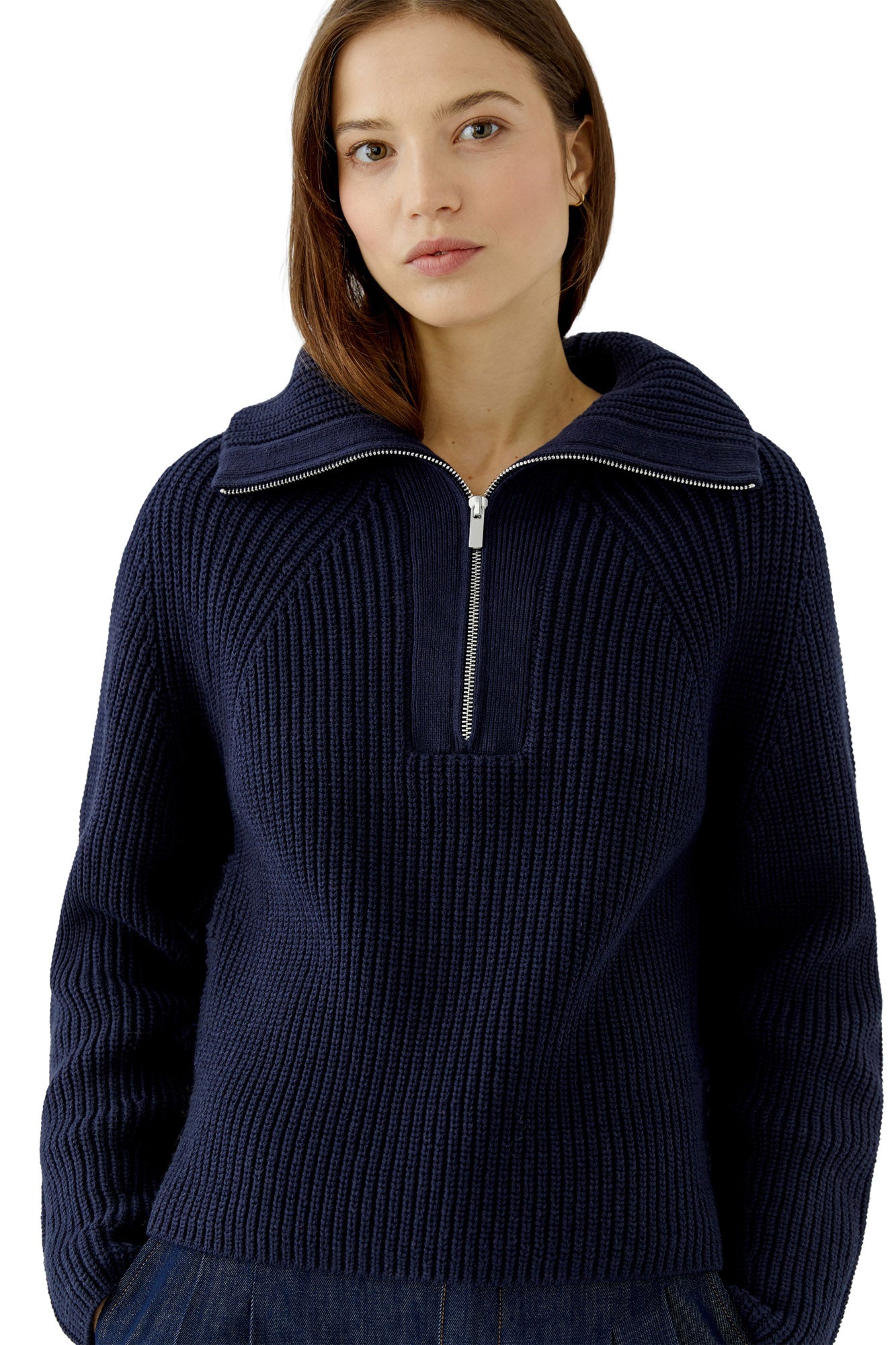 Oui women's close front view of navy ribbed knit half-zip sweater showing collar, zipper, and knit texture