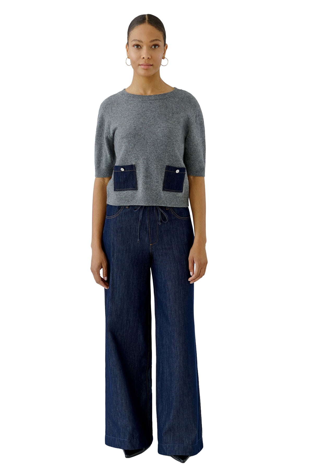 Vue avant pleine longueur du T-Shirt en tricot gris avec poches en denim foncé pour femme par Oui