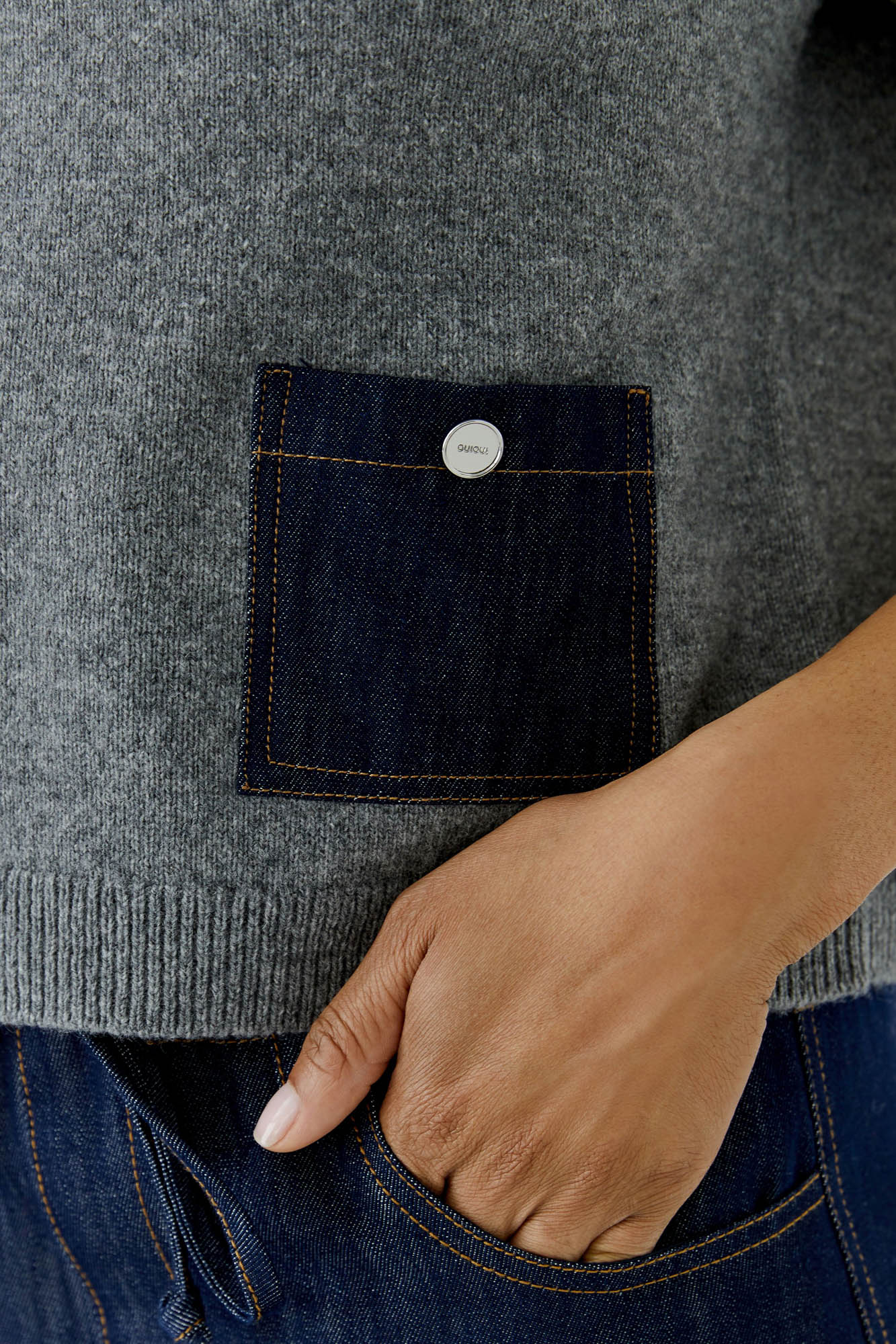 Women's gray short-sleeve T-Shirt, detail view by Oui