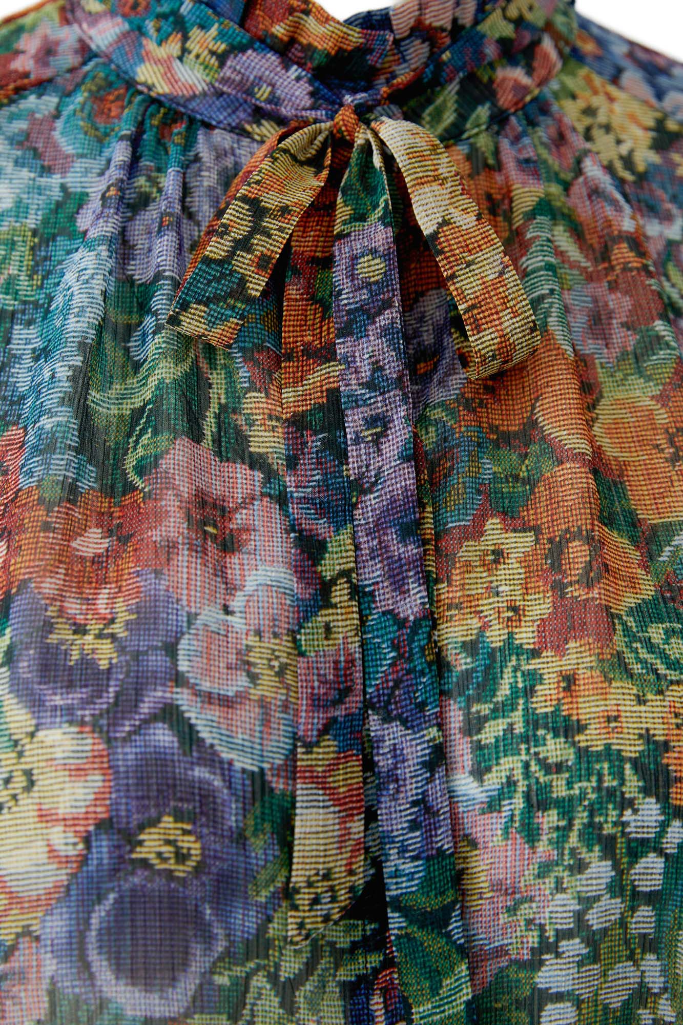 Oui women's tied ruffle collar on the multicolor floral long-sleeve blouse in sheer textured fabric, close-up