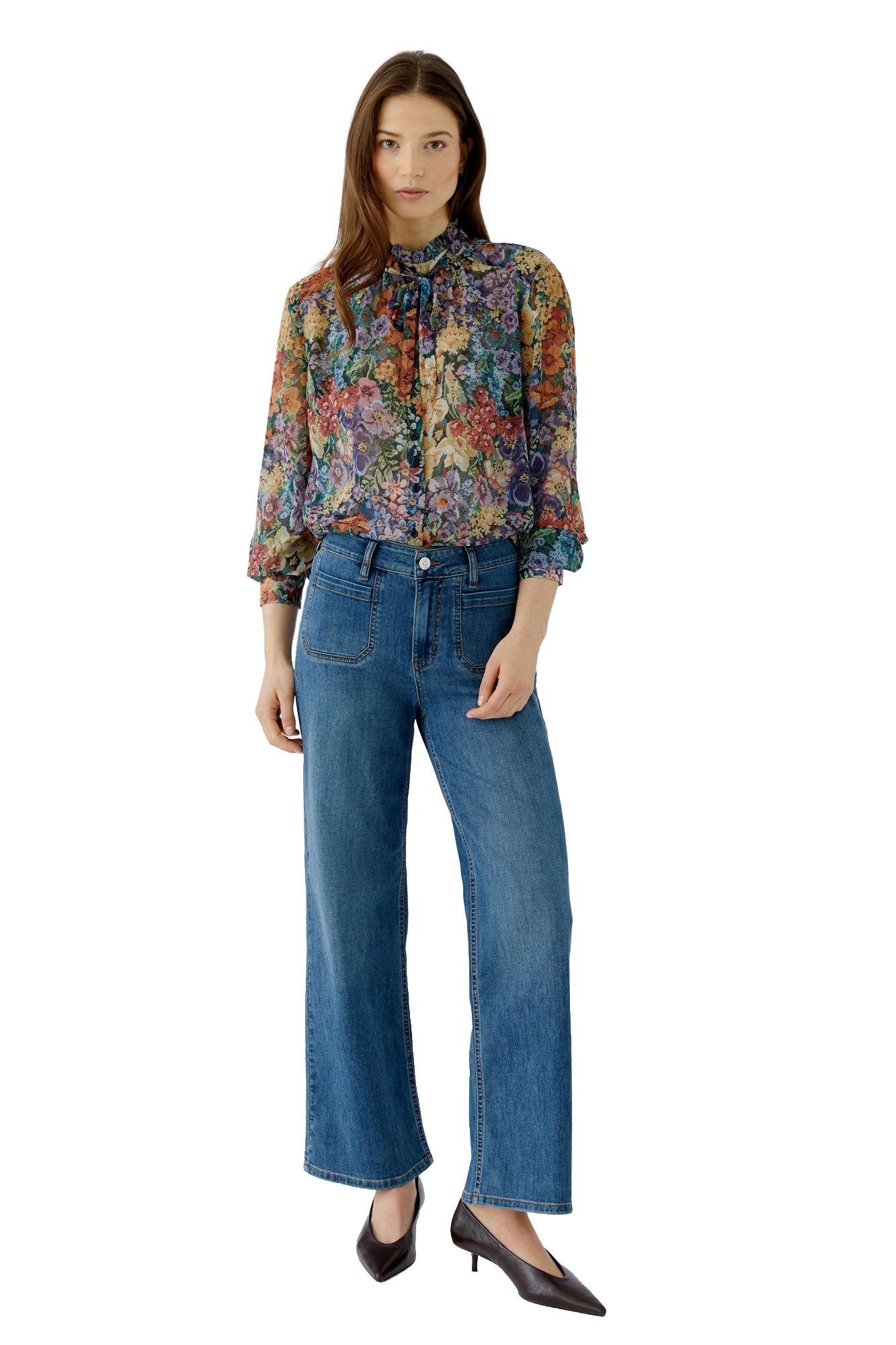 Oui women's close front view of the multicolor floral long-sleeve blouse with ruffled tie collar and black buttons