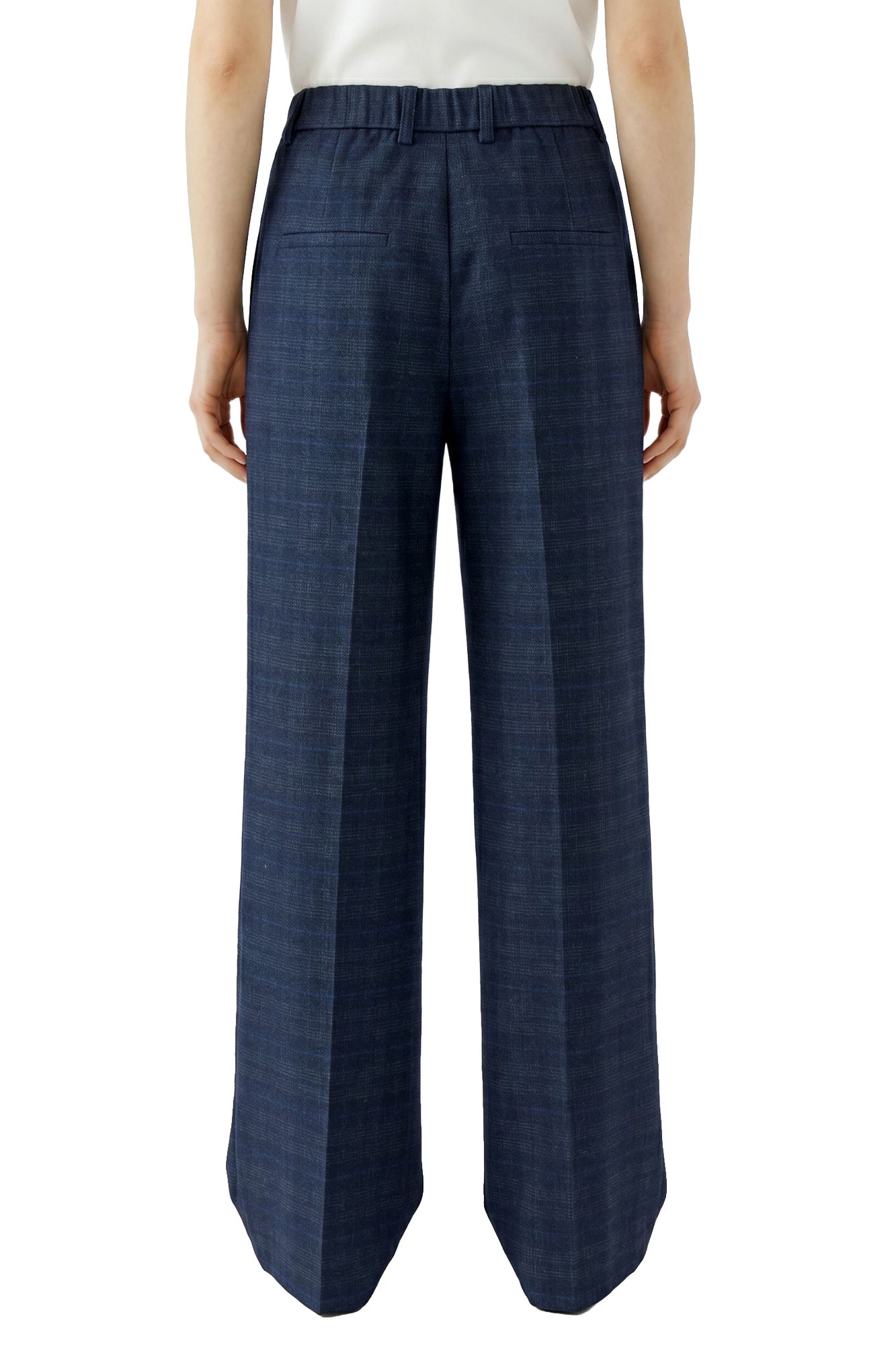 Back model view of women's dark navy wide-leg pants with belt loops and welt back pockets by Oui