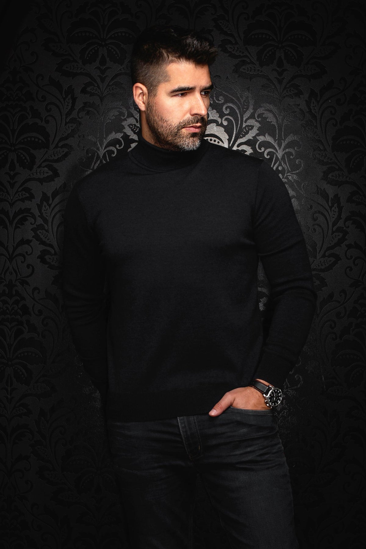 Chandail col roulé en laine mérino pour homme par Au Noir | ARKANES Noir | Boutique Vvög, inventaire complet de la marque Au Noir