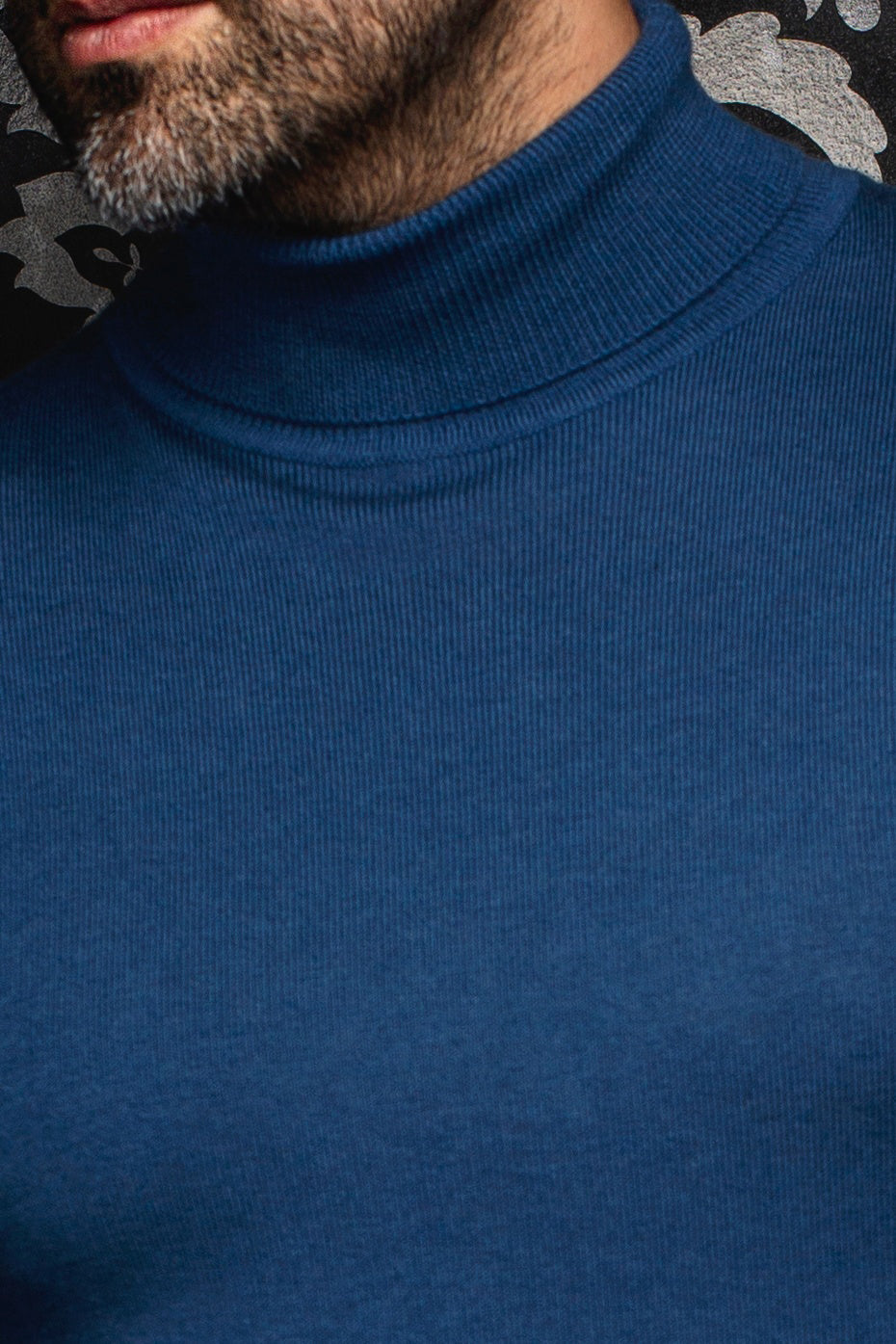 Chandail col roulé en laine mérino pour homme par Au Noir | ARKANES Minuit | Boutique Vvög, inventaire complet de la marque Au Noir