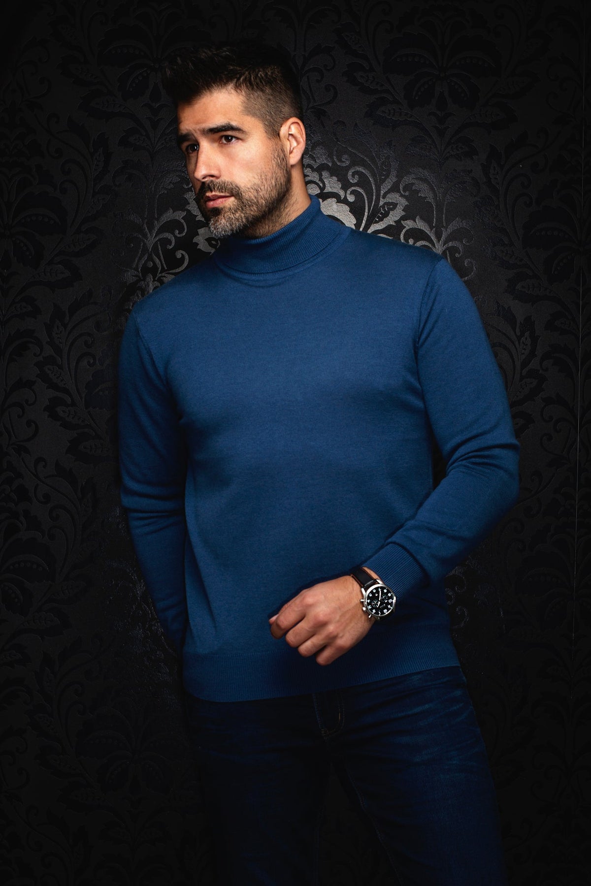Chandail col roulé en laine mérino pour homme par Au Noir | ARKANES Minuit | Boutique Vvög, inventaire complet de la marque Au Noir