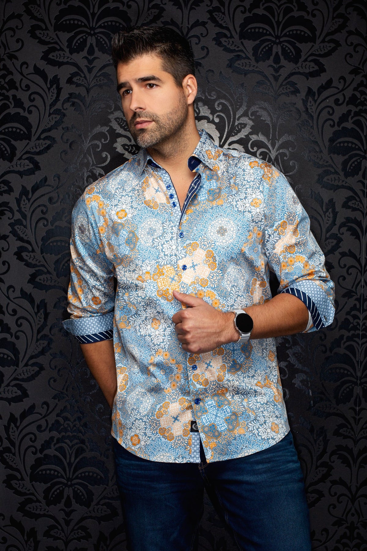 Chemise manches longues en coton extensible pour homme par Au Noir | ASHAR Cobalt | Boutique Vvög, inventaire complet de la marque Au Noir