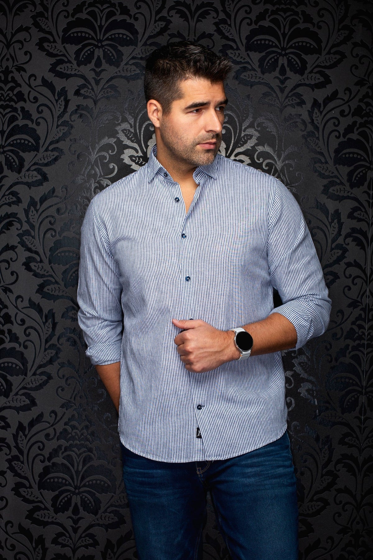 Chemise manches longues en lin pour homme par Au Noir | BERNAL Cobalt | Boutique Vvög, inventaire complet de la marque Au Noir