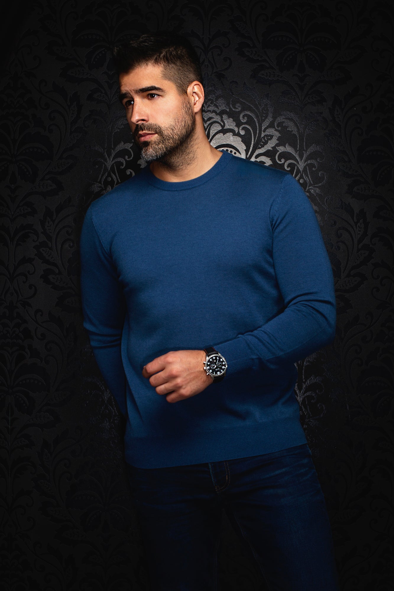 Chandail col rond en laine mérino pour homme par Au Noir | MARINI Minuit | Boutique Vvög, inventaire complet de la marque Au Noir