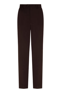 Pantalon jambe droite brun foncé isolé de face avec jambe droite, plis marqués et bouton à la taille pour femme par Esqualo