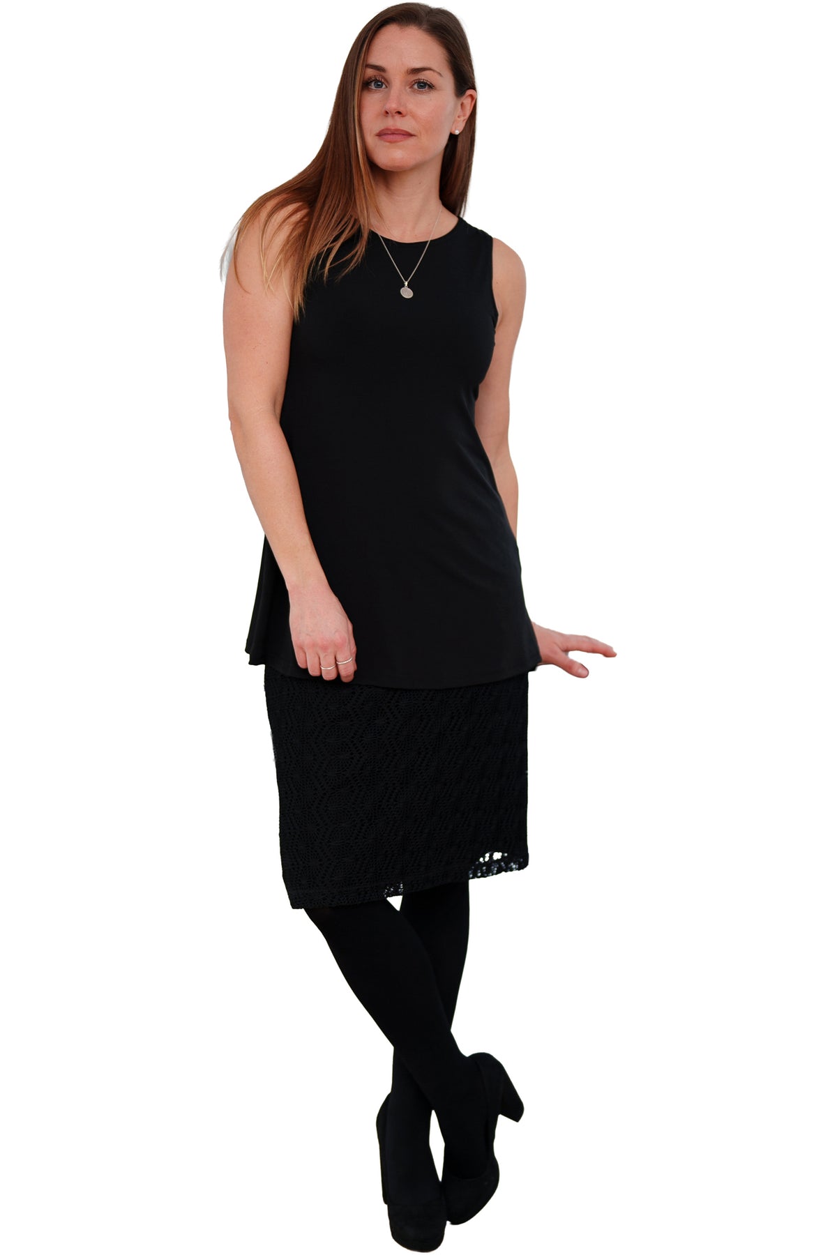 Jupe noir, vue de face sur mannequin pour femme par Rien ne se perd, tout se crée