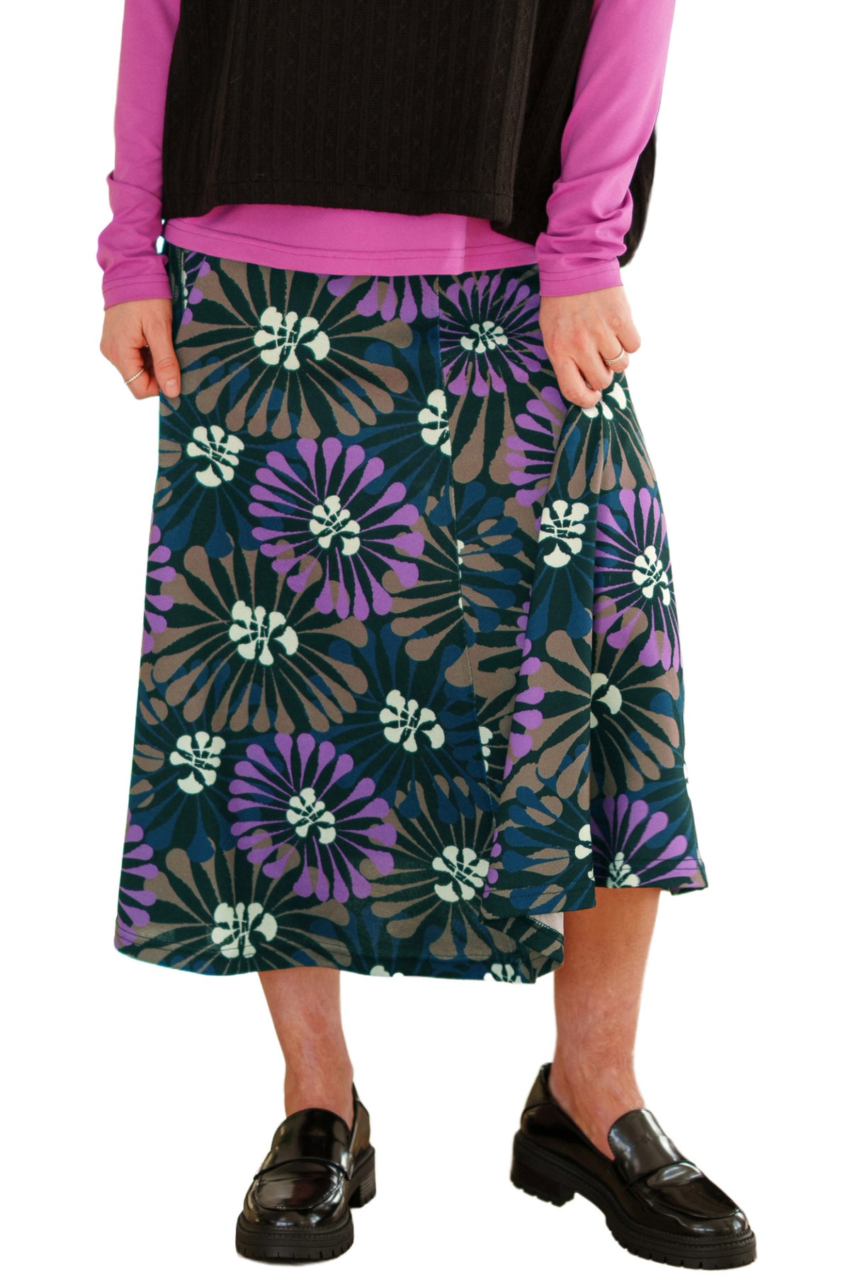 Jupe midi florale vert foncé à motif mauve, bleu, taupe et crème pour femme par Rien ne se perd, tout se crée, vue de face