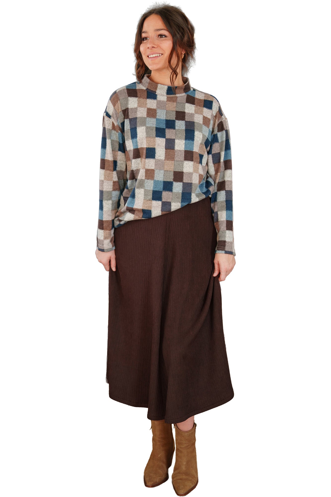 Women's dark brown ribbed 7/8 skirt front view, showing flared shape and above-ankle hem by Rien ne se perd, tout se crée