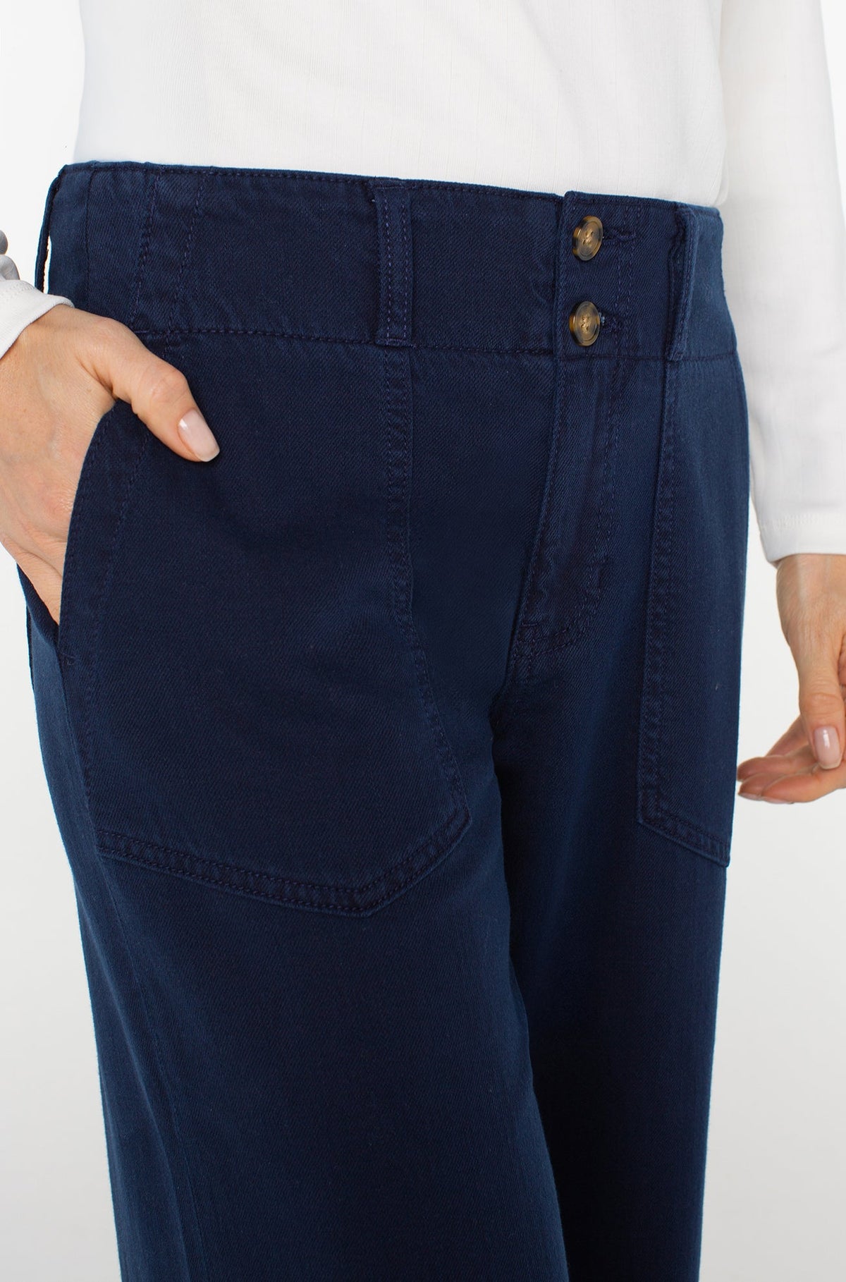 Pantalon pour femme par Liverpool | LM4122QTA Crépuscule bleu marine | Boutique Vvög, vêtements mode pour homme et femme