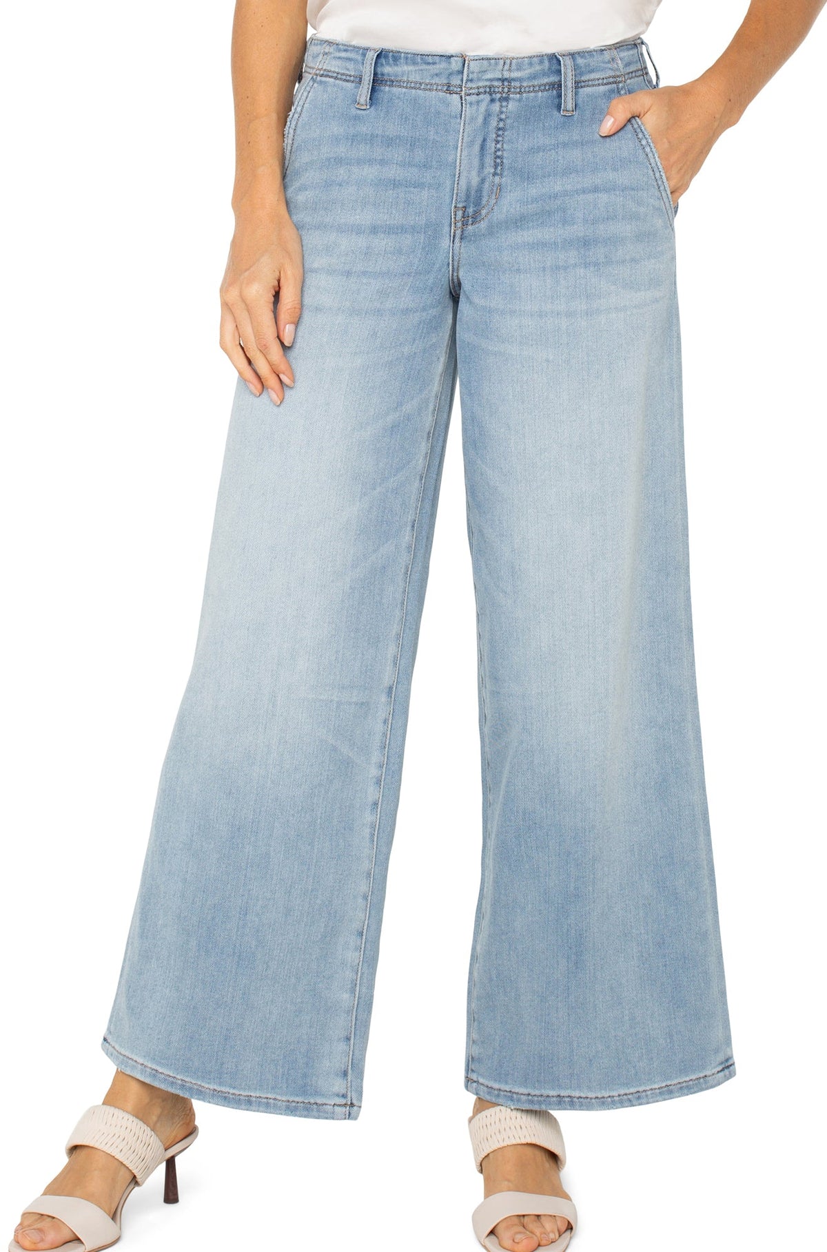 Jeans pour femme par Liverpool | LM4678SSL Las Virgenes | Boutique Vvög, vêtements mode pour homme et femme