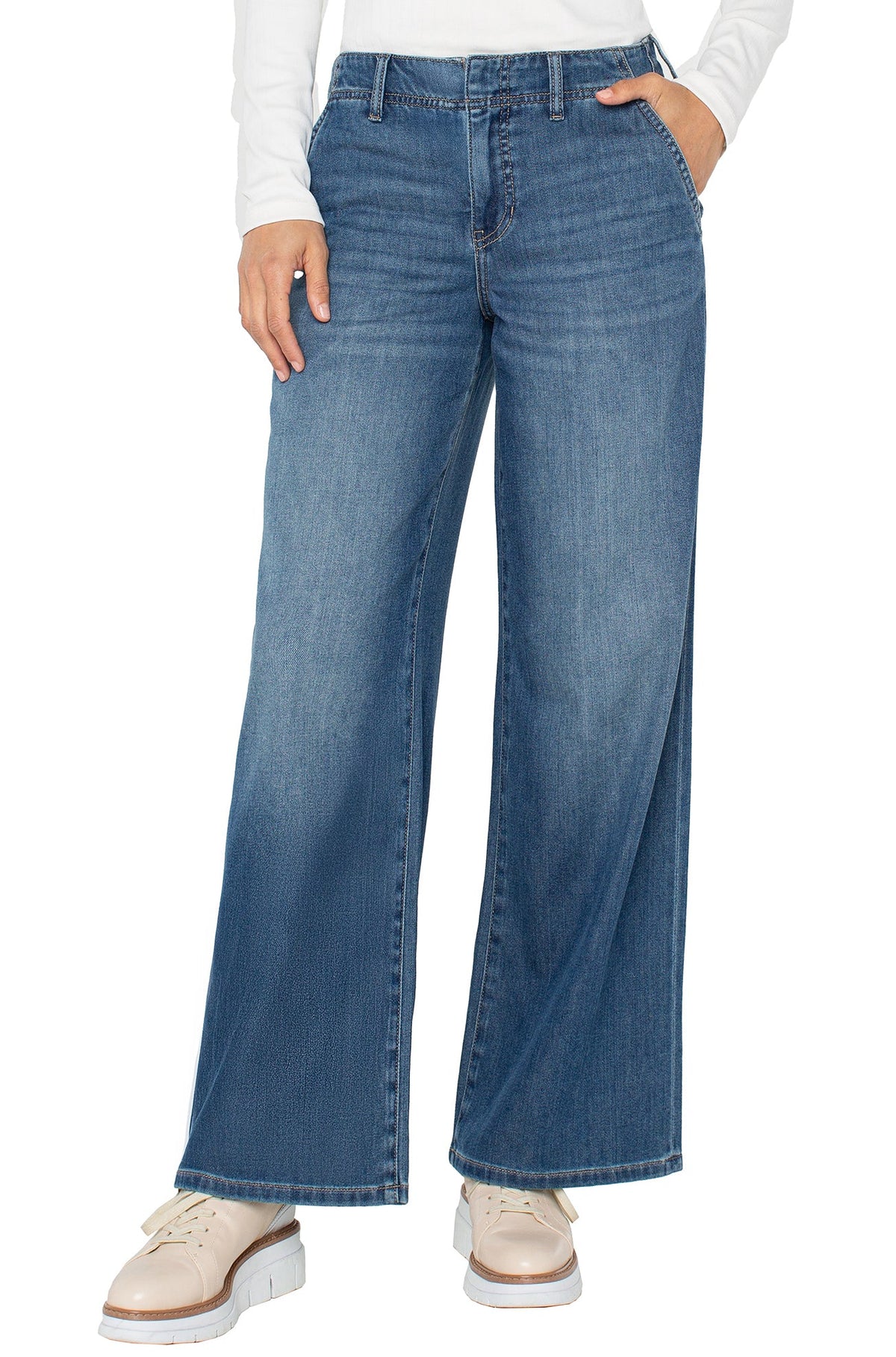 Pantalon pour femme par Liverpool | LM4678SSL Noyer | Boutique Vvög, vêtements mode pour homme et femme