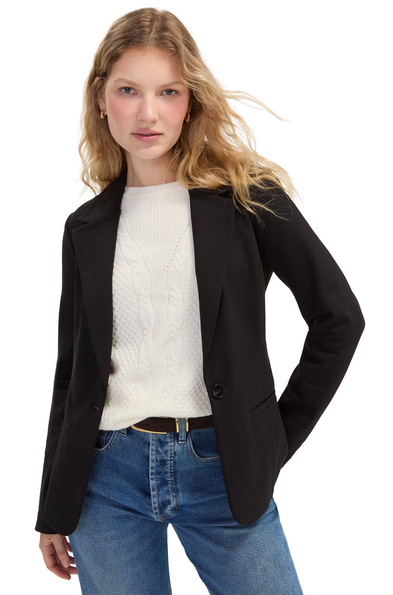 Veston noir à bouton unique, revers crantés et poches à la taille pour femme par Liverpool, vue de face