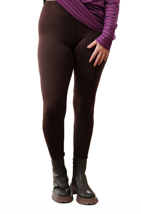Rien ne se perd, tout se crée women's closer front view of dark brown leggings showing the elastic waist and front rise seam