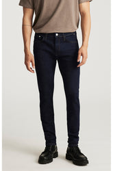 Jeans pour homme par Mavi Jeans | James Bleu Plume De Rinçage | Boutique Vvög, vêtements mode pour homme et femme