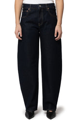 Jeans pour femme par Mavi Jeans | Nica Bleu Classique Rinse | Boutique Vvög, vêtements mode pour homme et femme