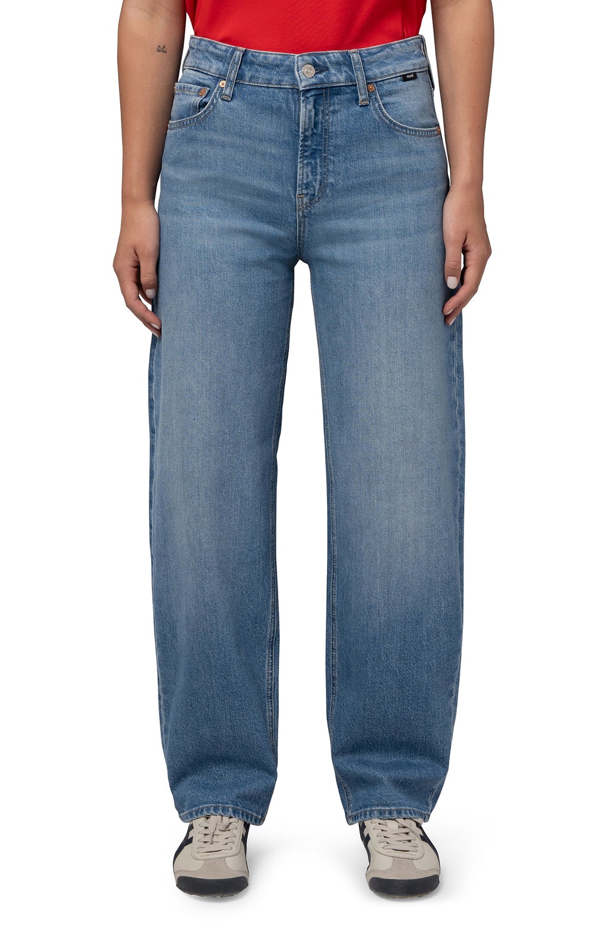 Jeans Nica pour femme par Mavi Jeans | M1010857 A1444 Bleu Clair Brossé | Boutique Vvög, vêtements mode pour homme et femme