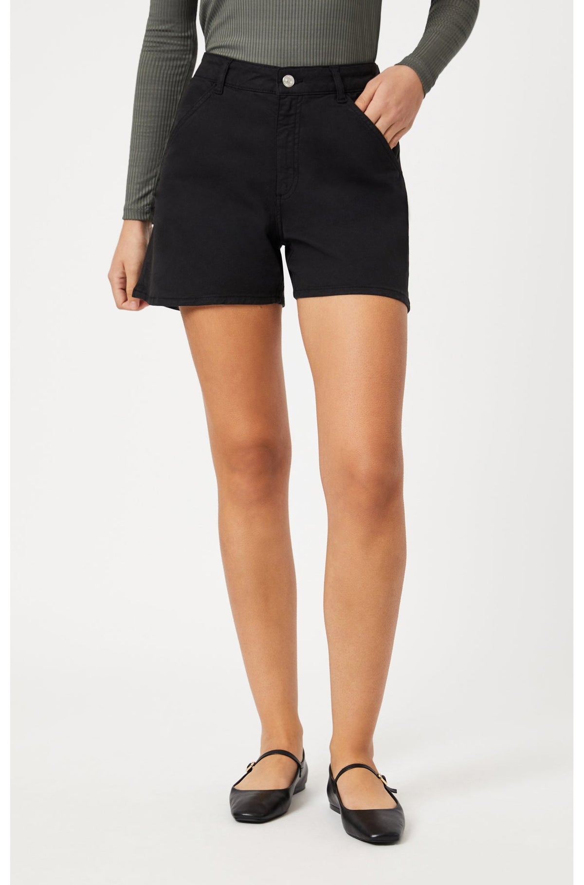 Shorts pour femme par Mavi Jeans | Kylie M1410113 86039 Sergé Noir Délavé | Boutique Vvög, vêtements mode pour homme et femme