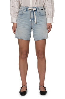 Short denim Nella pour femme par Mavi Jeans | M1417215 A1362 Denim Lin Blanchi | Boutique Vvög, vêtements mode pour homme et femme