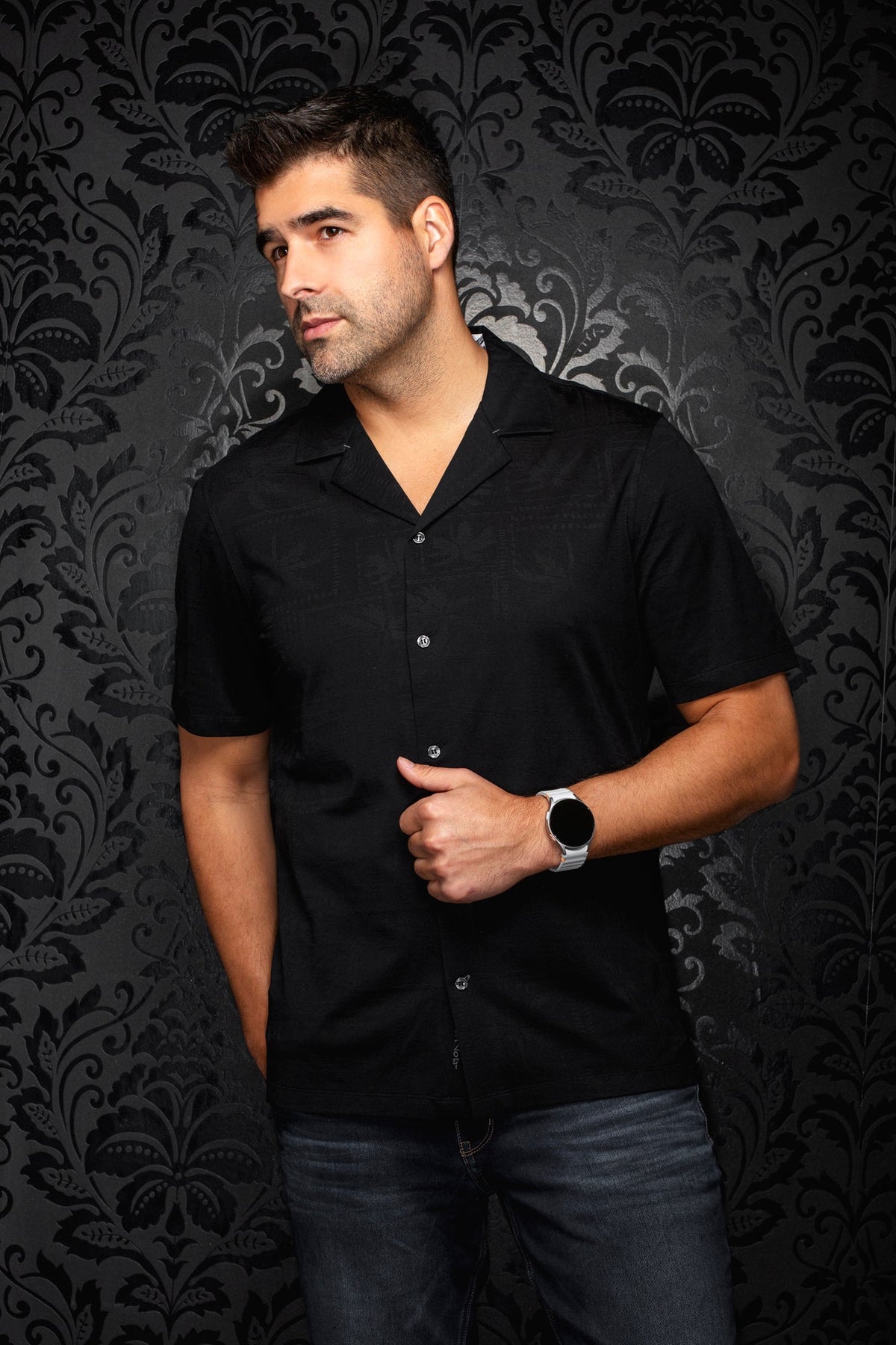 Chemise Performance à col ouvert pour homme par Au Noir | MAHO T Noir | Boutique Vvög, inventaire complet de la marque Au Noir