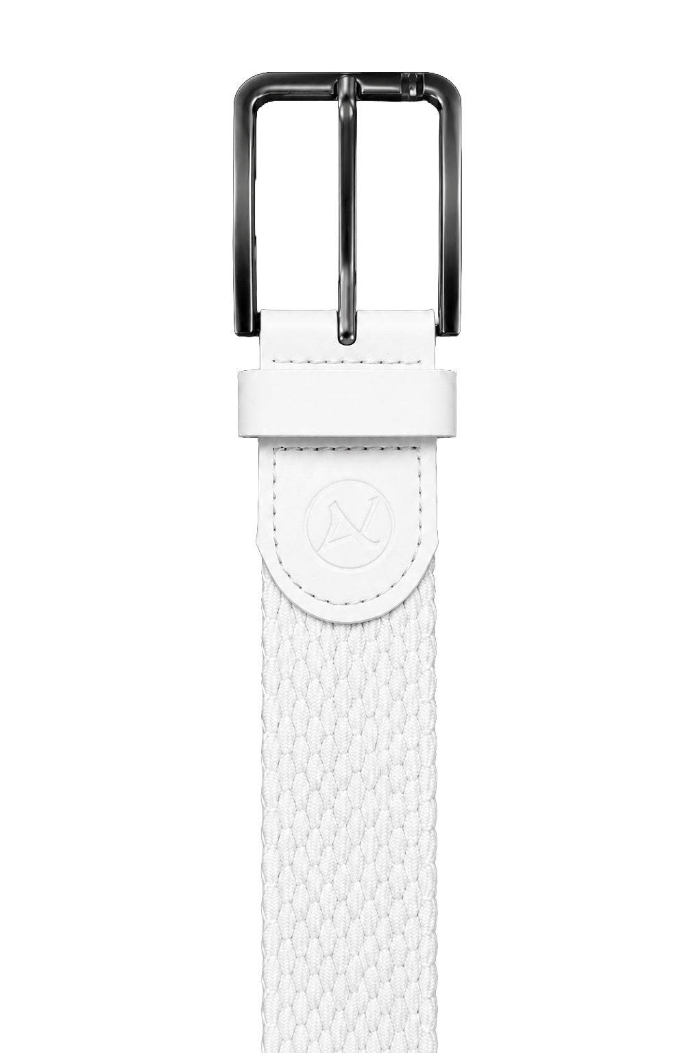 Gros plan de la ceinture blanche tressée avec logo embossé et boucle noire pour homme par Au Noir