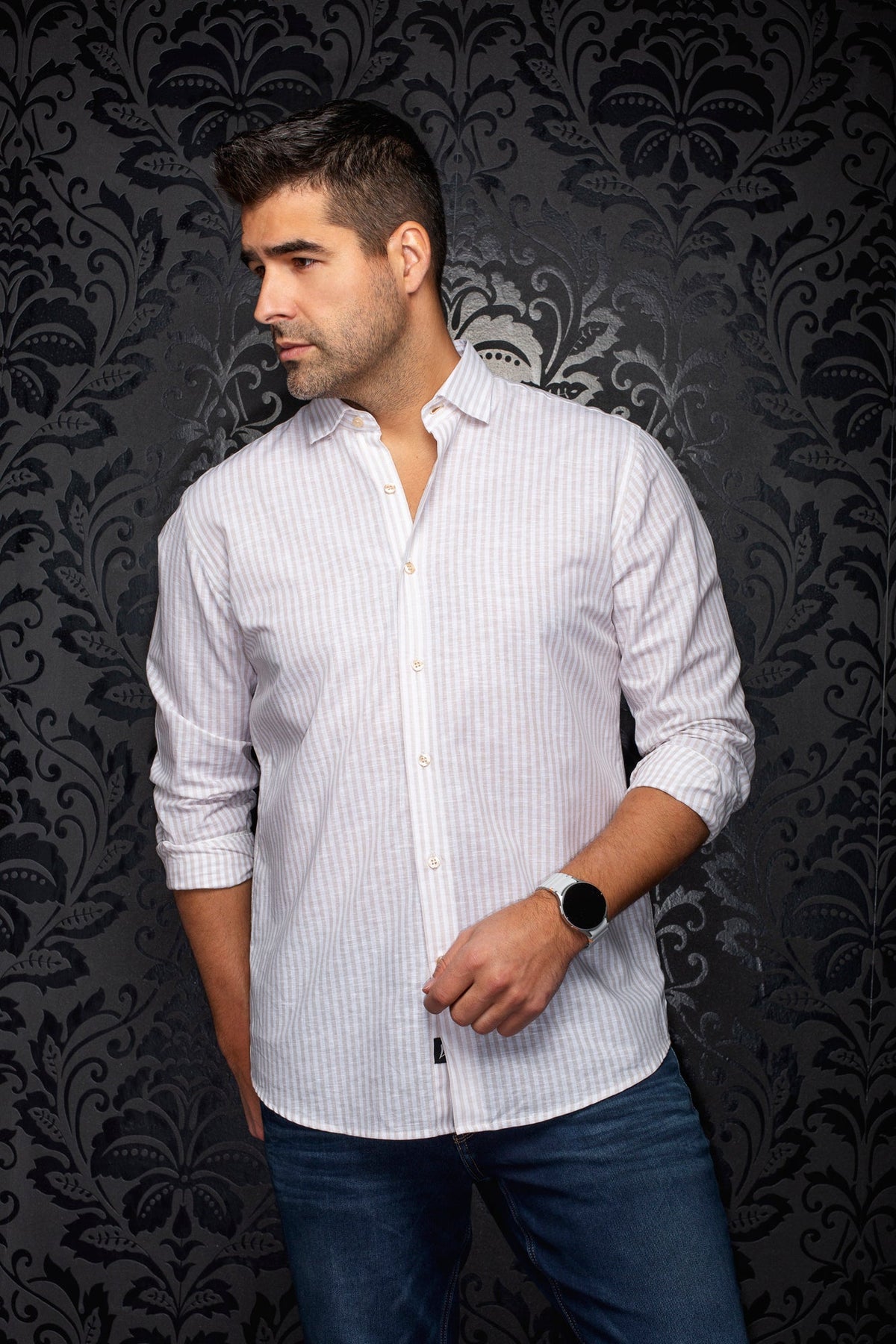 Chemise manches longues en lin pour homme par Au Noir | MENDELSOHN Beige | Boutique Vvög, inventaire complet de la marque Au Noir